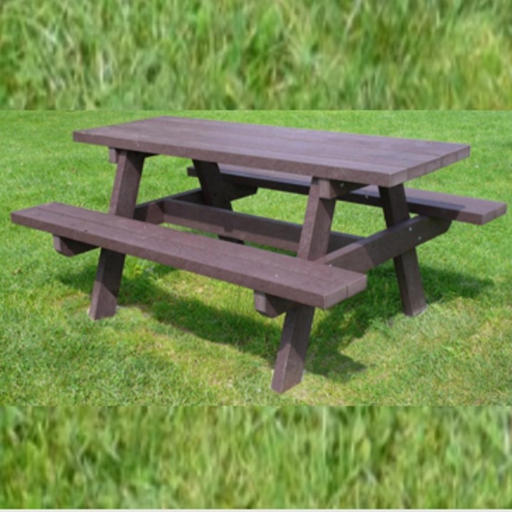 Table Parc 100% en plastique recyclé (table avec deux bancs solidaires)